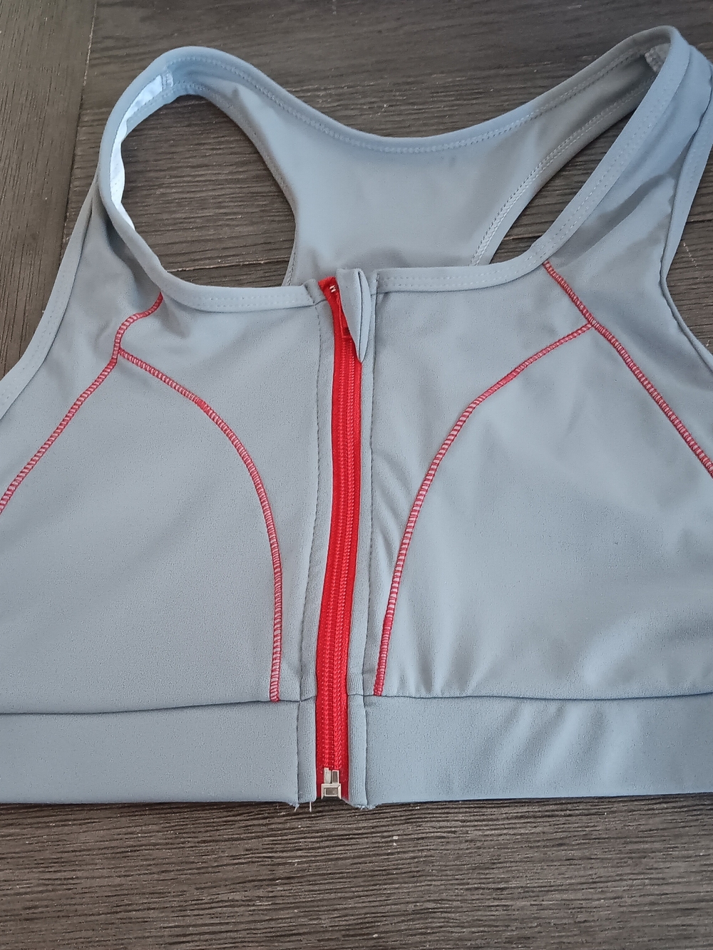 Womens Size 2XL, Gray Front-Zip Women's Sports Bra With Red Contrast Stitching